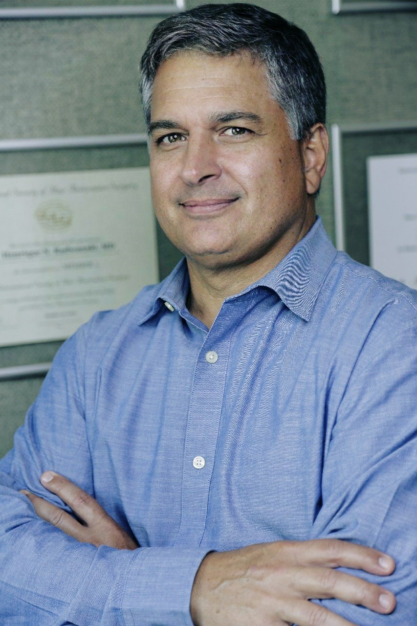 Dr. Henrique Nascimento Radwanski